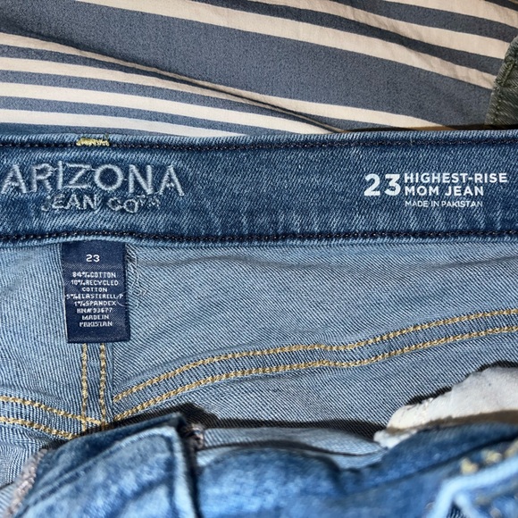 Arizona Mom Jeans - Picture 3 of 3
